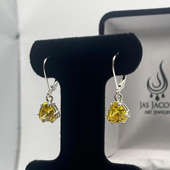 Beautiful 3.6ctw Trillion Cut Citrine Quartz in Sterling Silver Citrine Earrings - Picture 2 of 7